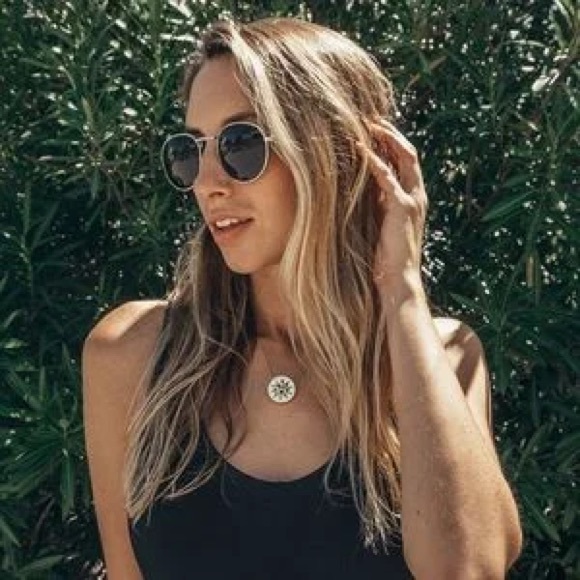 House of‎ Harlow 1960 mini sunburst rhinestones necklace - Picture 5 of 5